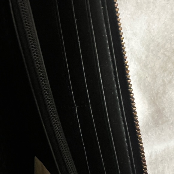 Rare white bow on black Kate Spade wallet - Picture 3 of 9